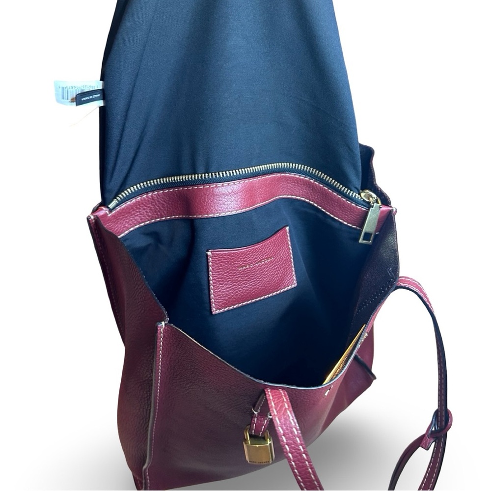 MARC JACOBS The Grind Tote in Burgundy - with lock and key - Picture 3 of 14
